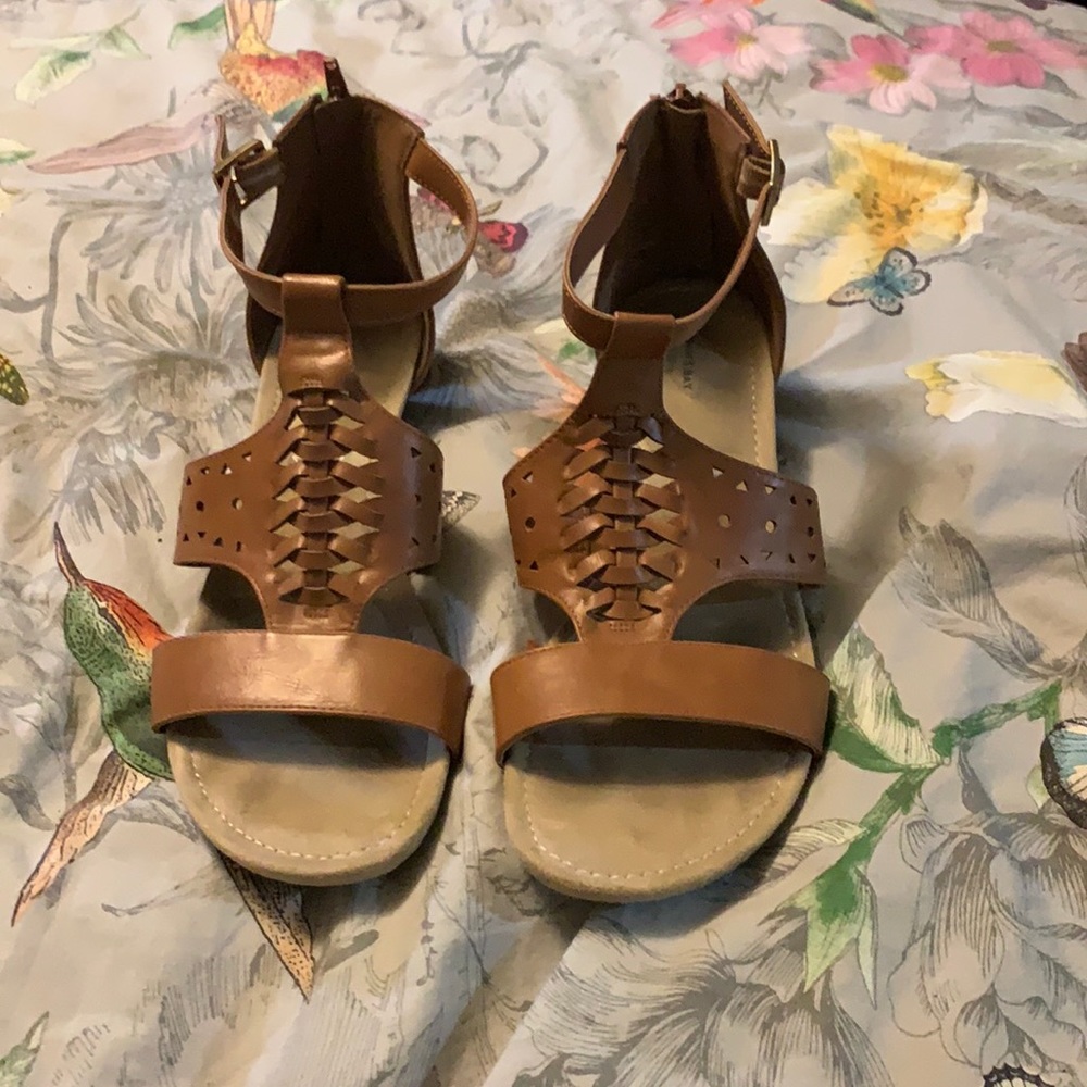 11 St. John’s Bay sandals